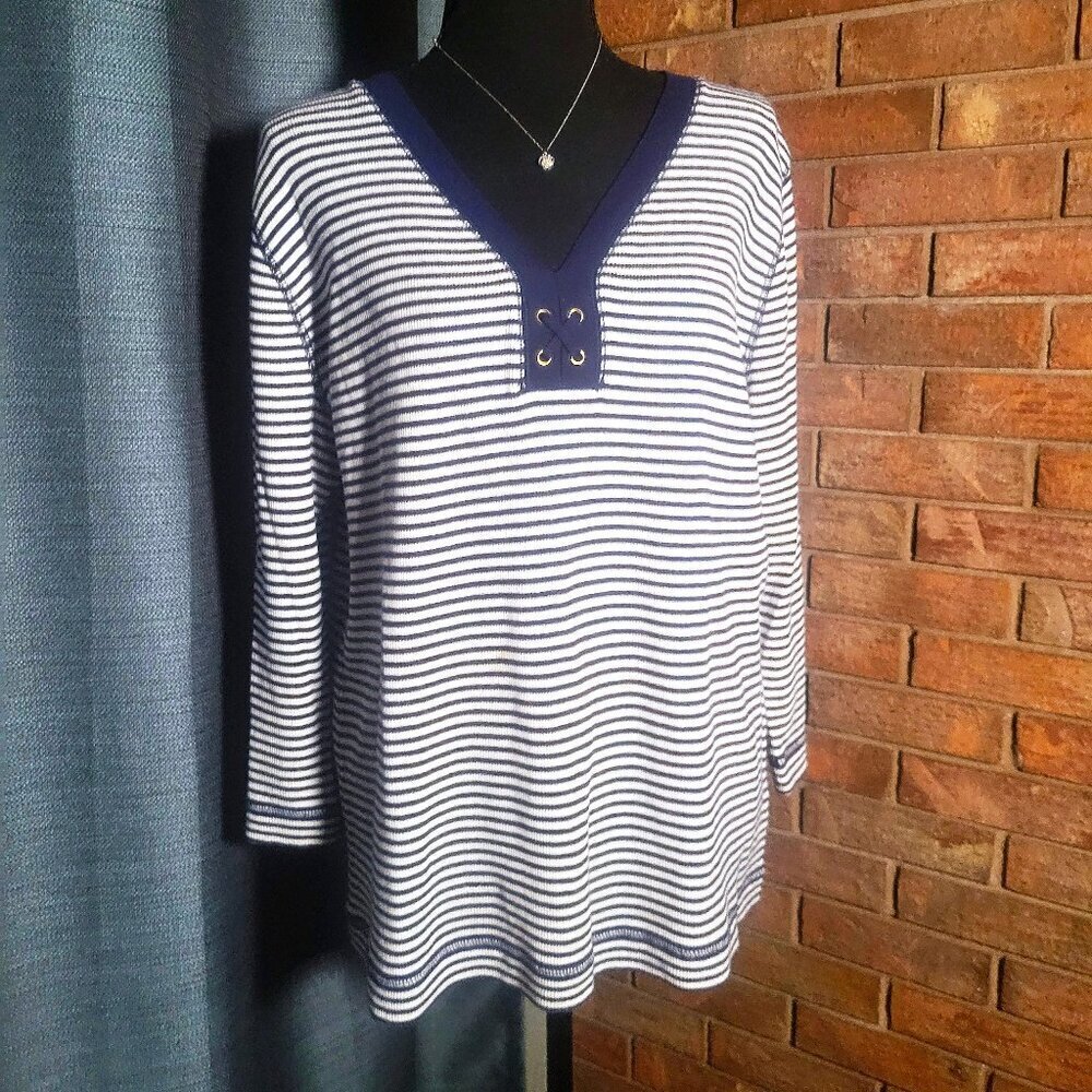 Lauren Ralph Lauren Women's Blue/White Striped Henley V-Neck 3/4 Sleeve - Sz L